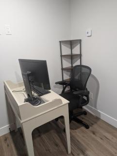 Exquisite guest suite in Nisku 14 minutes to airport, side entrance, recliner seats, softened water - 7