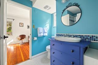 Shaughnessy Peaceful 2BR Family Stay in a Classic Vancouver Home - 4