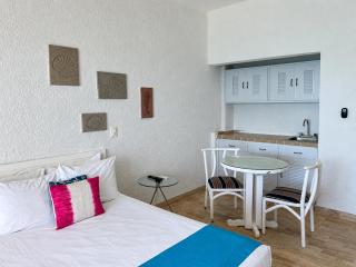 Oceanfront Apartments Cancun - 1