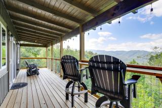 Gorgeous Gatlinburg Cabin: Large Deck & Hot Tub! - 8