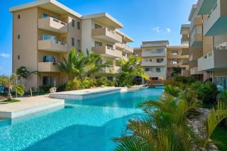 Resort Style 2BR 2BA Huge Pool - 6