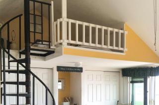 Waterfront Studio w/ Dock & Beach Access in Truro! - 2