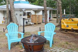 2 Mi to Beaches: Cape Cod Cottage w/ Fire Pit - 8