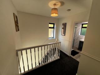 Modern 3 Bed Home in Wolverhampton - 1