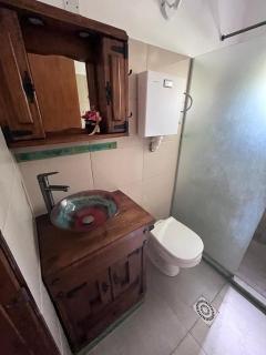 Casa, gran jardín rodeada de frutales, a minutos de sitios turísticos - 9