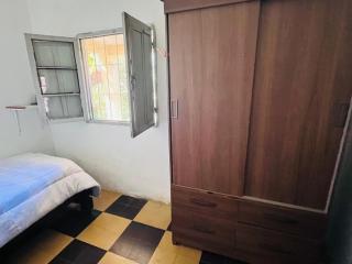 Casa, gran jardín rodeada de frutales, a minutos de sitios turísticos - 1