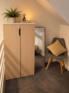 Westbourne Stay, Relax & Explore 4BR Sleeps 9 - 3