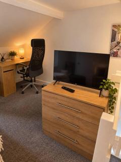 Westbourne Stay, Relax & Explore 4BR Sleeps 9 - 2