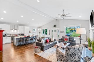 4BR Coeur d'Alene Home Firepit & Walk to Lake - 9