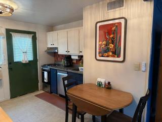 The Sunny Saguaro 2BR Desert Retreat - 1