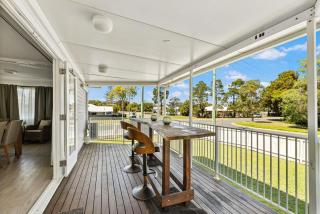 Pumicestone Porch – 4BR Pet-Friendly, Walk to Bongaree Jetty. - 7