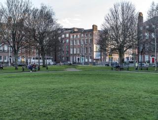 Double Deluxe Room in a Cozy Apartment , Mountjoy Square - 1