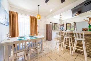 Playas del Coco Condo w/ Pool: Walk to Beach! - 7