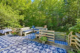 Deck & Private Trails! Hancock Forest Hideaway - 9