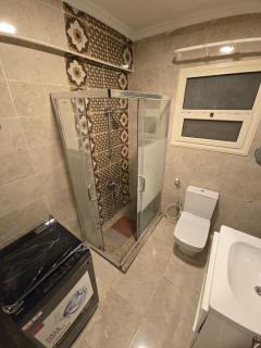 Modern 2BR Apartment - Heart of Sheikh Zayed - Gated Compound - 4