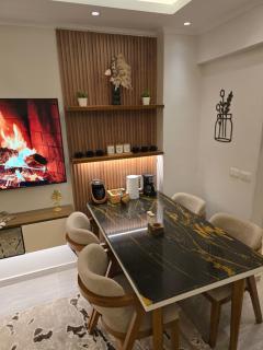 Modern 2BR Apartment - Heart of Sheikh Zayed - Gated Compound - 8