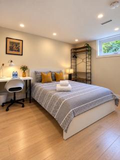 BRAND NEW PRIVATE room with EXCLUSIVE Bathroom - 0