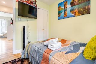 Laval 3BR Apartment with Private Heated Saltwater Pool & Piano - 6