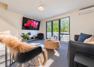 Elegant 3-Storey Townhouse with Garage Parking by Latimer Sq - 5