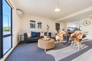 Elegant 3-Storey Townhouse with Garage Parking by Latimer Sq - 3