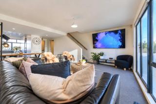 Elegant 3-Storey Townhouse with Garage Parking by Latimer Sq - 1