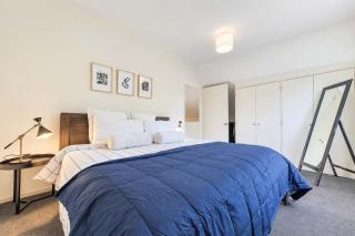 Elegant 3-Storey Townhouse with Garage Parking by Latimer Sq - 9