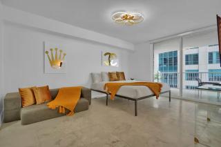 Brickell 1BR Sleeps 5, Bay View & Free Parking - 1