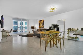 Brickell 1BR Sleeps 5, Bay View & Free Parking - 2