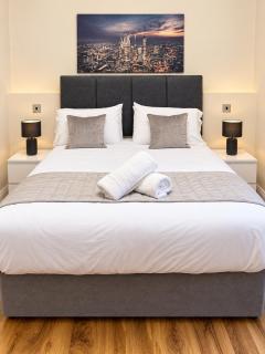 Stylish Modern Apartment - 9