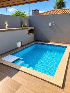 CASA com piscina - 4 quartos com ar - 4