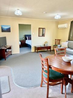 Manapouri Cottage - 2 - 4