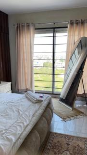Premium 2BR, Pearl Arena, B-17 Multi Gardens - 5