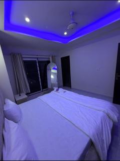 Premium 2BR, Pearl Arena, B-17 Multi Gardens - 3