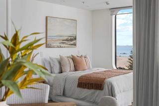 Sunrise to Sunset Ocean Harbour Views Pool Spa Gym - 6