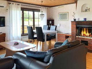 4 person holiday home in Holsljunga - 3