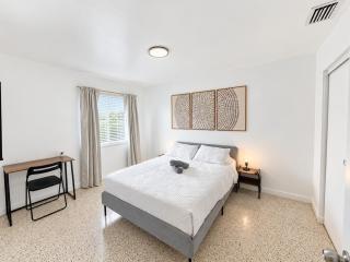 2BR Near Wynwood Heated Pool + Private Balcony - 0