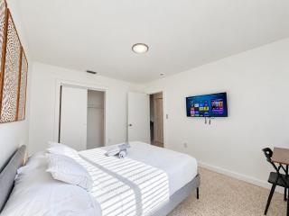 2BR Near Wynwood Heated Pool + Private Balcony - 1