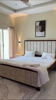Premium 2BR, Pearl Arena, B-17 Multi Gardens - 6