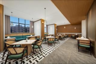 Days Inn by Wyndham Ezhou Gedian - 1