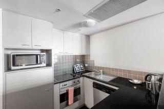 Modern Nomads Lovely King Size 1BR with Indoor Pool and Gym - 1