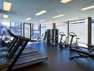 Modern Nomads King Size Living Central 1BR with Indoor Pool & Gym - 7