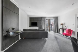 Modern Nomads King Size Living Central 1BR with Indoor Pool & Gym - 2