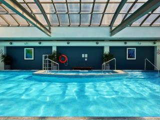 Modern Nomads City Bound Spacious Suite Indoor Pool & Balcony - Melbourne - 9