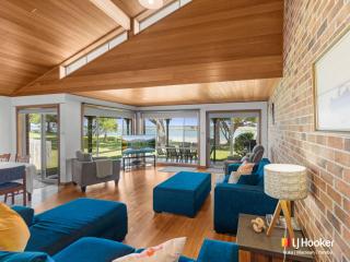 Montrose by the Bay - 5