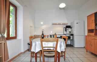 2 Bedroom Gorgeous Home In Feuilla - 8