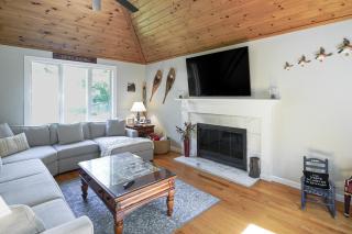 13-Acre Vermont Estate w/ Hot Tub & Game Room - 5