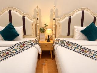MONSANE VILLA Centrally located, opposite the night market - 3