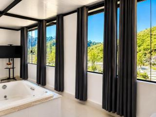 Romantic Chalet with Bathtub and Nature View - 9