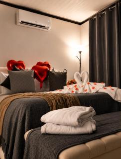 Romantic Chalet with Bathtub and Nature View - 2