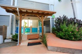 Studio au gosier - accès plage direct - proche commodités - parking privé - 8